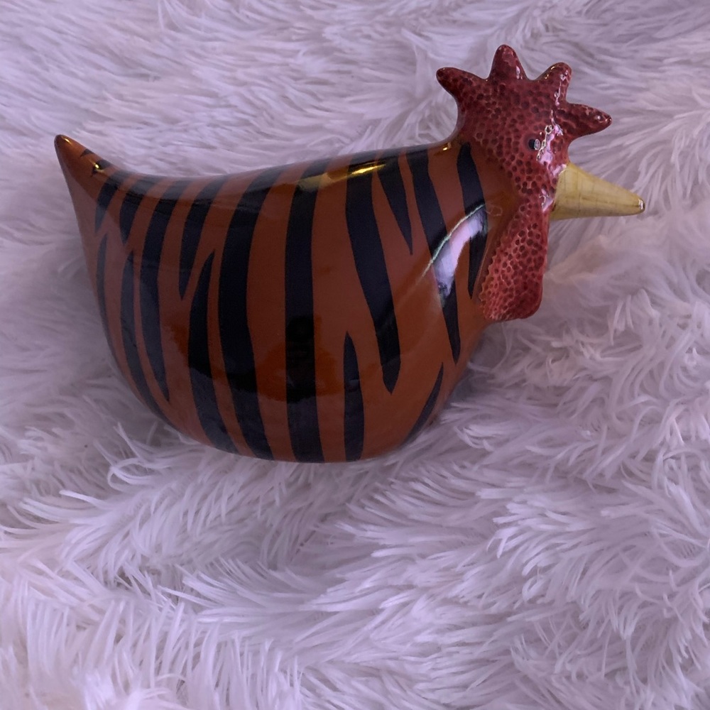Decorative ceramic hen - Picture 2 of 3